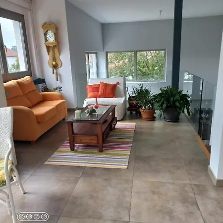 Casa Moderna Con Jardin *