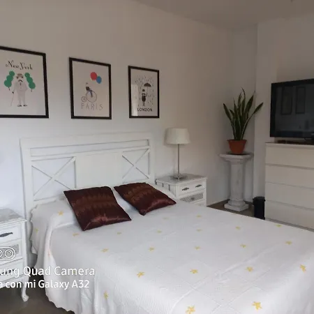 Casa Moderna Con Jardin Homestay