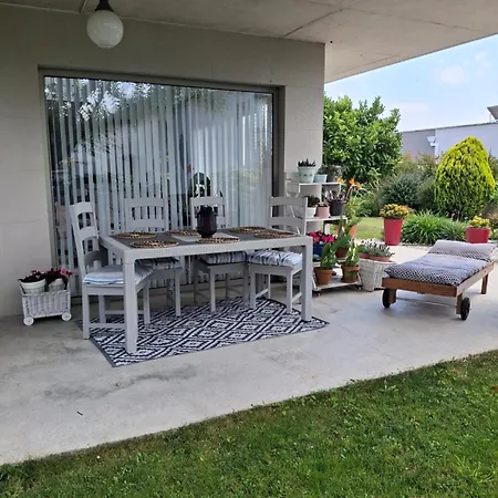 En Casa Moderna Con Jardin Quarto em Acomodações Particulares *