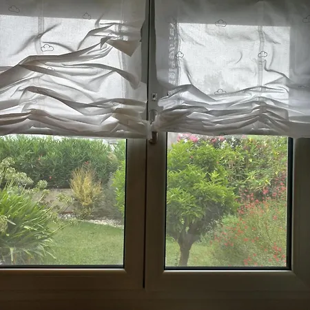 En Casa Moderna Con Jardin Quarto em Acomodações Particulares *
