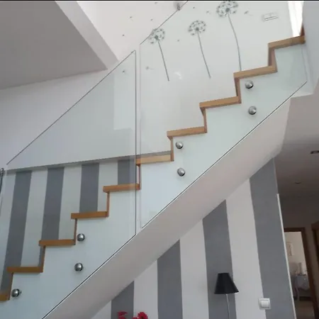 Quarto em Acomodações Particulares En Casa Moderna Con Jardin *