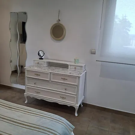 Pansiyon En Casa Moderna Con Jardin