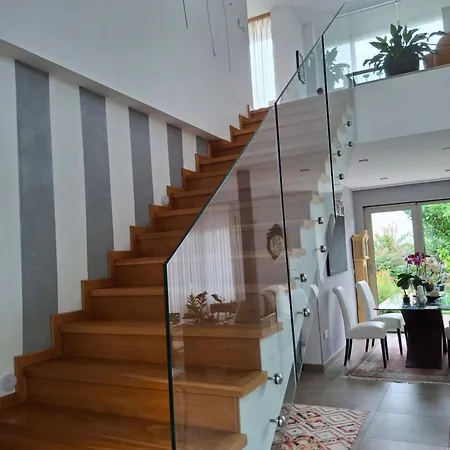 En Casa Moderna Con Jardin Séjour chez l'habitant Santa Cruz De Bezana