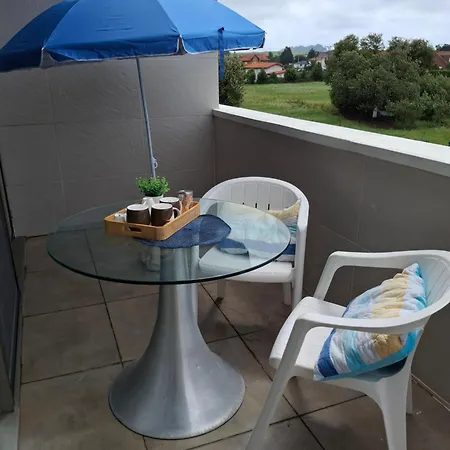 Quarto em Acomodações Particulares En Casa Moderna Con Jardin