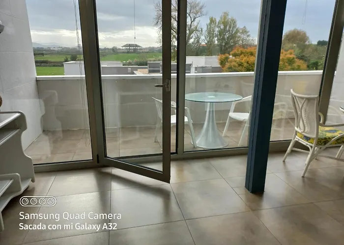 En Casa Moderna Con Jardin Santa Cruz De Bezana