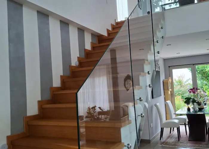 En Casa Moderna Con Jardin Δωμάτια σε οικογενειακή κατοικία Santa Cruz De Bezana