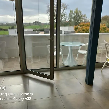 En Casa Moderna Con Jardin 圣克鲁斯德韦萨纳